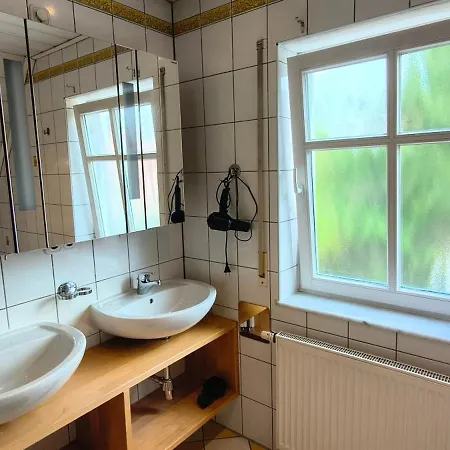 7 Personen